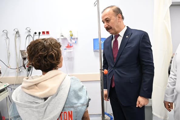 VALİ ABDULLAH ERİN YARALI VATANDAŞLARIMIZI HASTANEDE ZİYARET ETTİ Abdullah