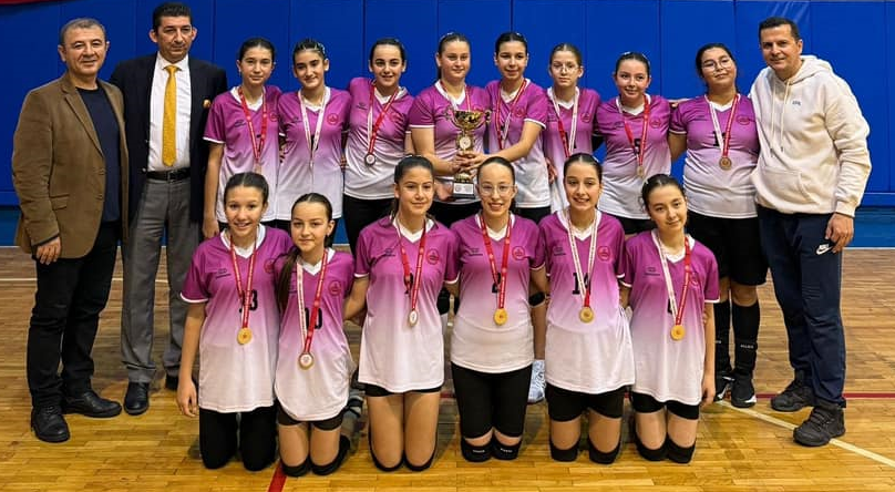 Hızırbey Ortaokulu Başarılara Doymuyor 4’te 4 NAMAĞLUP Şekilde Birinci Oldular