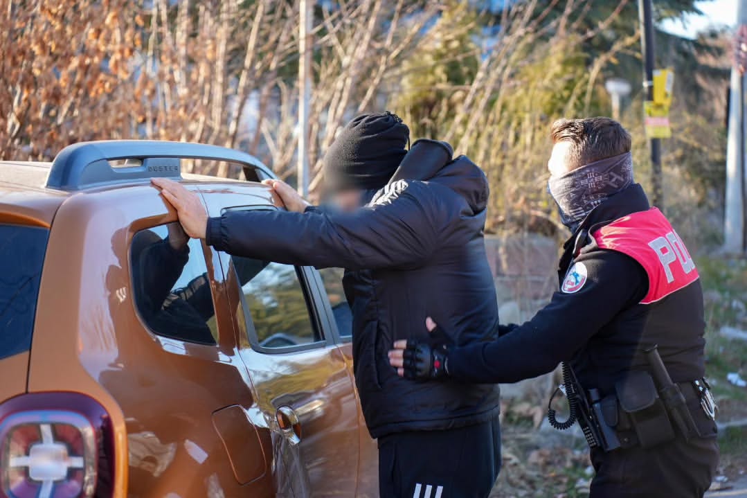 ISPARTA EMNİYETİ GÜVENLİ OKUL, GÜVENLİ GELECEK! HER ZAMAN GÖREV BAŞINDAYIZ.