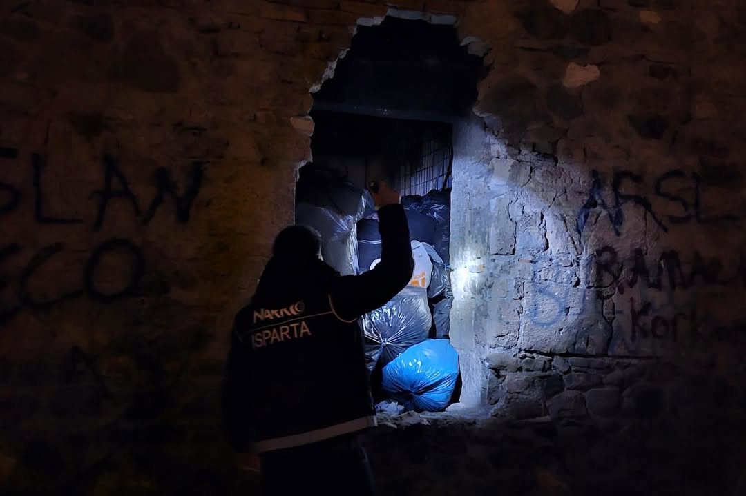 ISPARTA EMNİYETİNDEN O MAHALLELERE NARKOTİK DENETİM