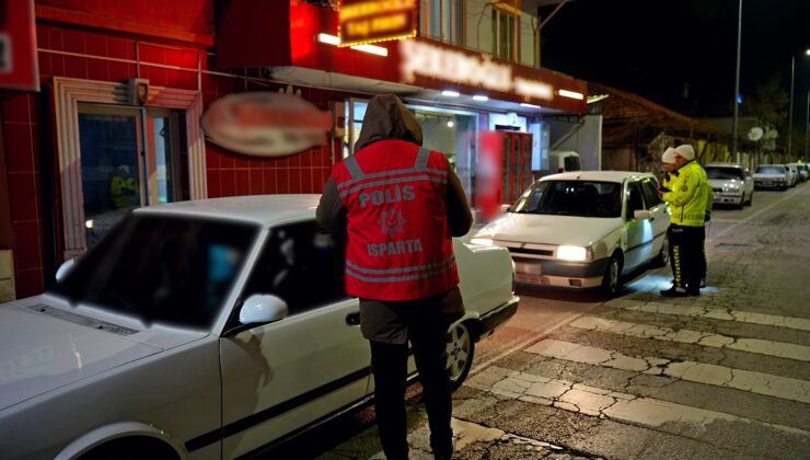 Isparta’da 24 Saatte 3766 Kişi Sorgulandı. Aranması Olan 1 Kişi yakalandı!