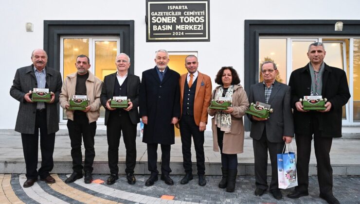 Isparta Gazeteciler Cemiyeti IGC’den Meslek Duayenlerine Anlamlı Plaket