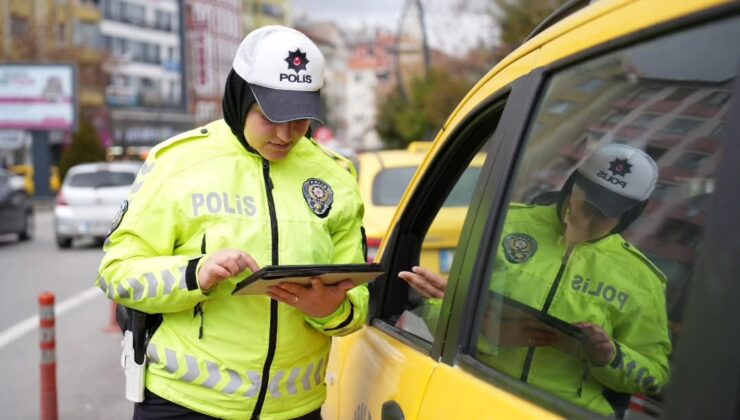 Isparta’da Son 24 Saatte Binlerce Araç kontrol edildi. Onlarca Araç Trafikten Men Edildi.