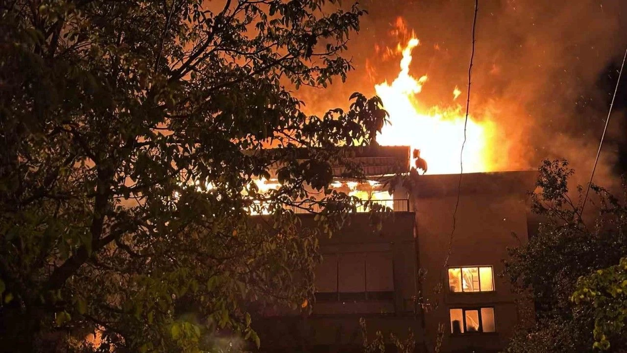 Isparta Yalvaç’ta Evde Çıkan Yangın Korkuttu: Şans Eseri Yaralanan Olmadı