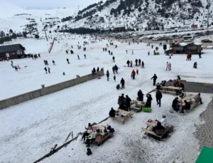 Davraz Kayak Merkezinin 1 Haftalık Ziyaretçi Sayısı Açıklandı Tam 55 Bin