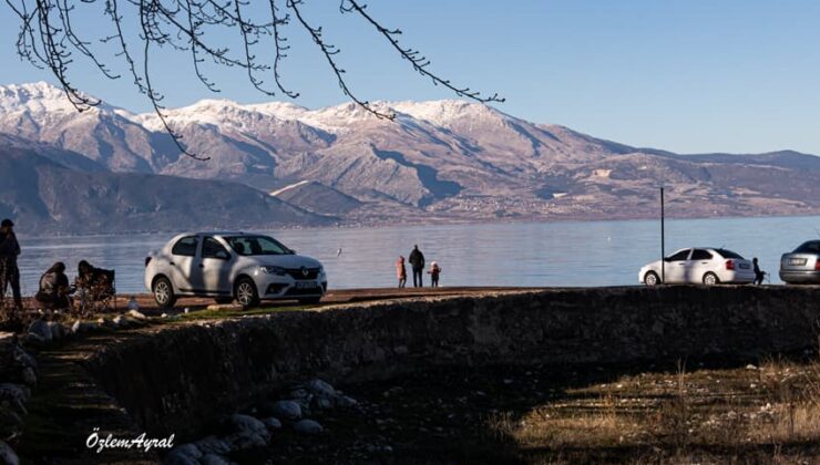 Eğirdir Gölünün içler acısı görüntüsünü kaydetti