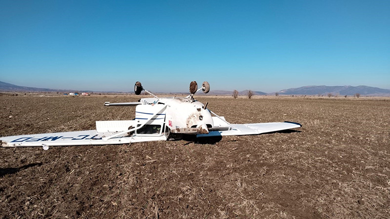Sert İniş Yapmak Zorunda Kalan Eğitim Uçağı Detayları kaza2