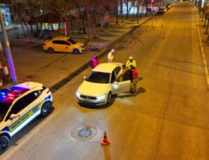 1 Saat İçinde 7 Araç Trafikten MEN edildi.