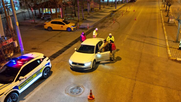 1 Saat İçinde 7 Araç Trafikten MEN edildi.