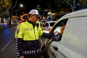 1 Saat İçinde 7 Araç Trafikten MEN edildi. t2 1