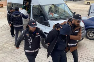 Isparta’da Silah Kaçakçılığı Operasyonu: 230 Tabanca ve 220 Şarjör Ele Geçirildi 1