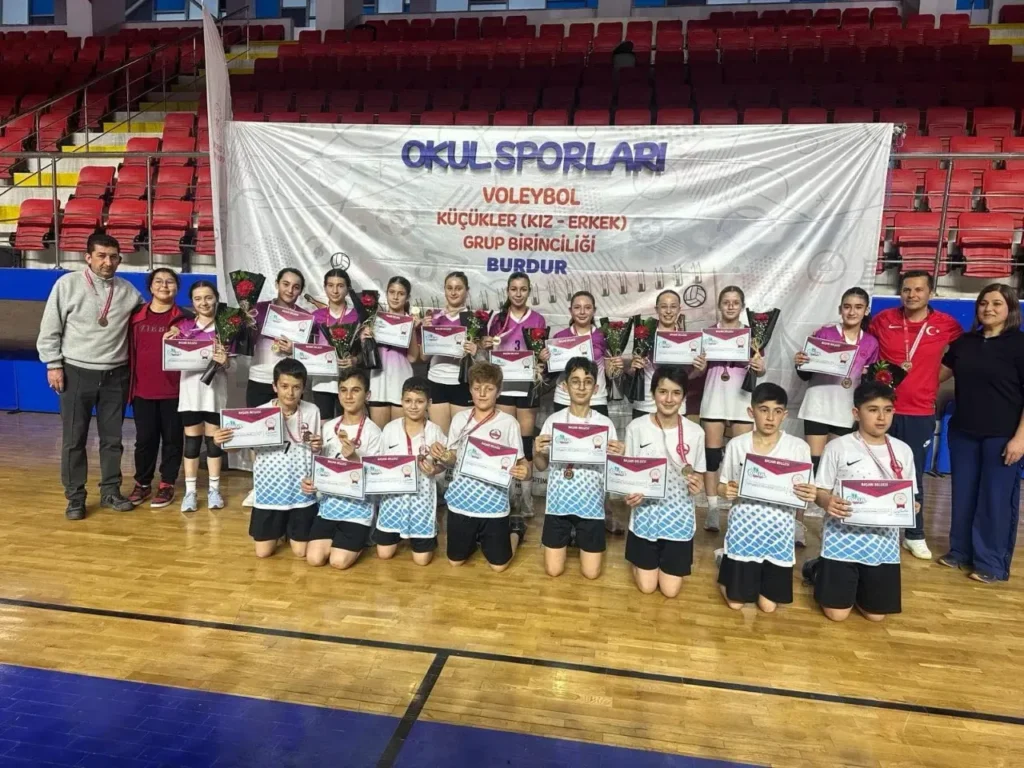 Hızırbey Ortaokulu, Namağlup Bölge Şampiyonu Oldu! 3 1