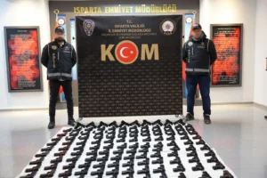 Isparta’da Silah Kaçakçılığı Operasyonu: 230 Tabanca ve 220 Şarjör Ele Geçirildi 3