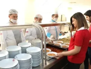 SDÜ’den Ramazan Ayında “Askıda Yemek” Uygulaması: Öğrencilere Destek Devam Ediyor