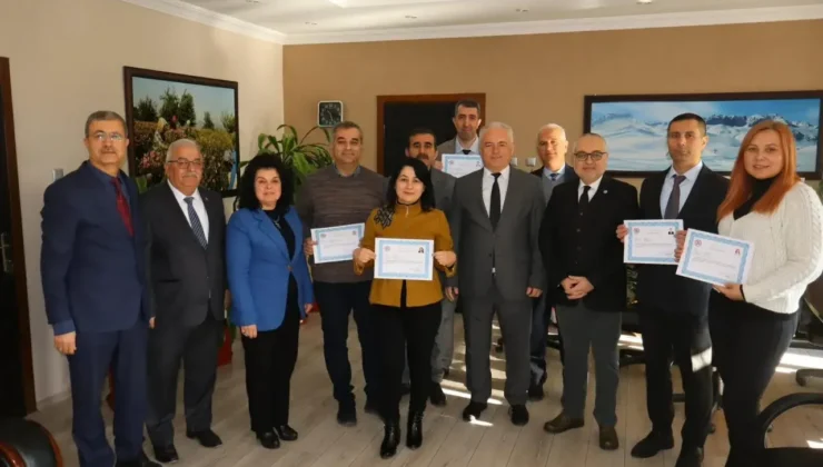 Özel İdare Personellerine Başarı Belgesi Verildi