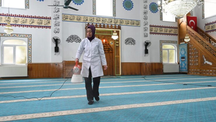 Isparta Belediyesi’nden camilerde Ramazan temizliği devam ediyor