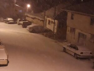 Sürücüler dikkat Yoğun kar o yolu kapattı