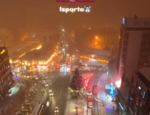 Isparta’ya Kar Geldi ve O Müthiş Görüntüler Ortaya Çıktı