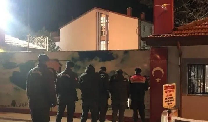 Isparta Gönen OSB’deki Fabrikadan 1 Milyon TL Değerinde Bakır Kablo Çalan Hırsızlar Yakalandı