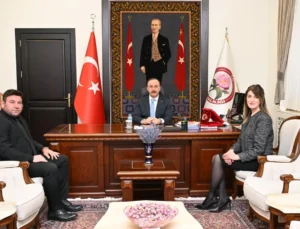 Kültür Koleji Kurucu Müdürü Serkan Gülgör’den Vali Erin’e ziyaret.