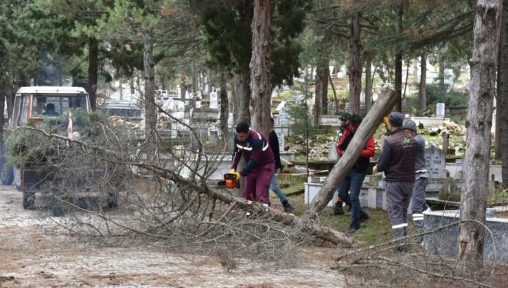 Eğirdir Belediyesi’nden Kervansaray Mezarlığı İçin Uyarı: 45 Günlük Süre Verildi