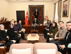 Isparta KANSEV Yönetimi, Kanserle Mücadele Eden Vatandaşlar İçin Vali Abdullah Erin’i Ziyaret Etti