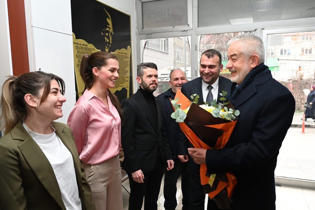 Başkan Başdeğirmen Pirimehmet Mahallesinde Esnafıyla Buluştu b1