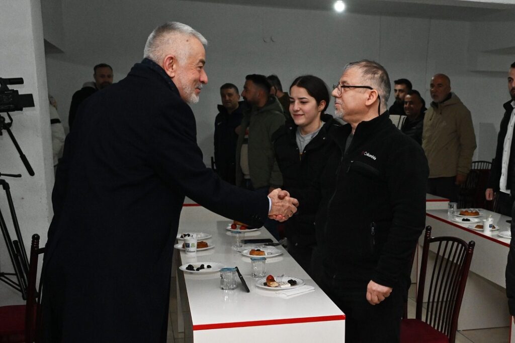 Başkan Başdeğirmen Pirimehmet Mahallesinde Esnafıyla Buluştu b5