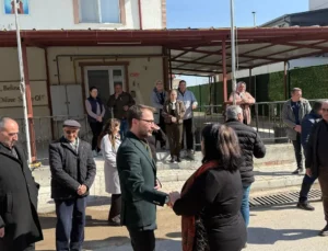 AK Parti Isparta İl Başkanı Furkan Cem Er, Cem Evi’ni Ziyaret Etti ve Birlik Mesajı Verdi