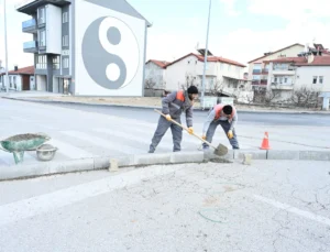 Isparta Belediyesi’nden Trafik Akışını Kolaylaştıran Yeni Düzenlemeler: Kavşak Yeniden Yapılıyor
