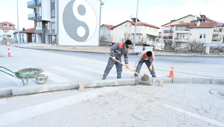 Isparta Belediyesi’nden Trafik Akışını Kolaylaştıran Yeni Düzenlemeler: Kavşak Yeniden Yapılıyor