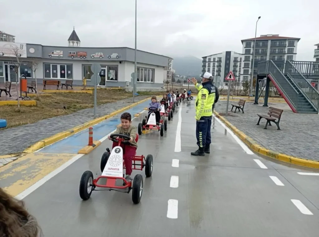 Isparta’da Trafik Bilinci Eğitimleri Aralıksız Devam Ediyor t