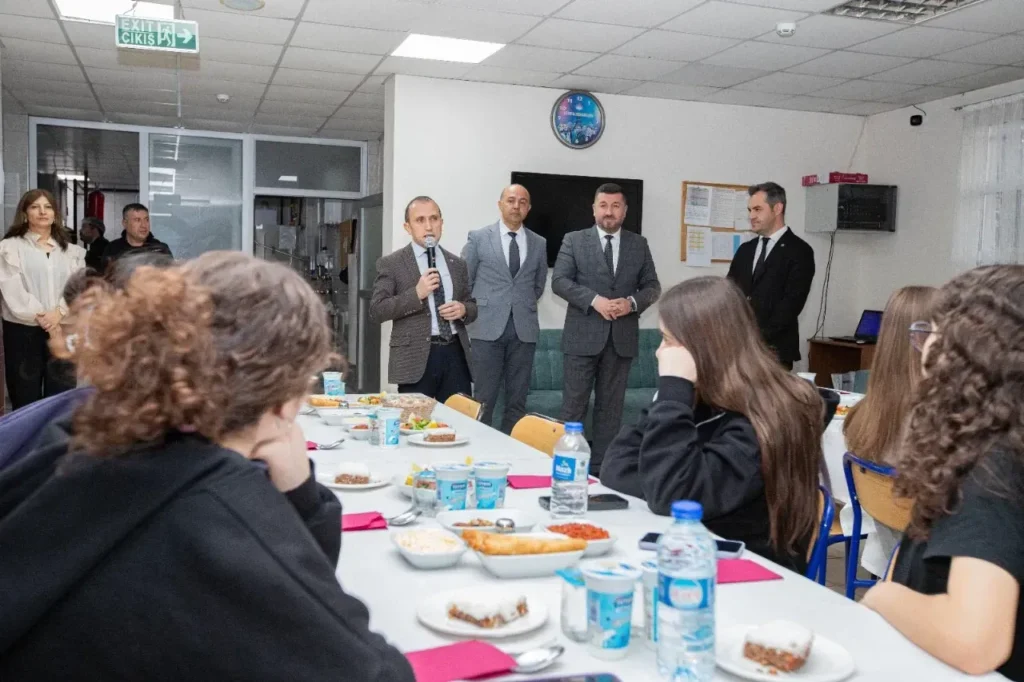 Isparta'da "İftarda Konuşalım" Programı Öğrencilerle Buluştu 1 8