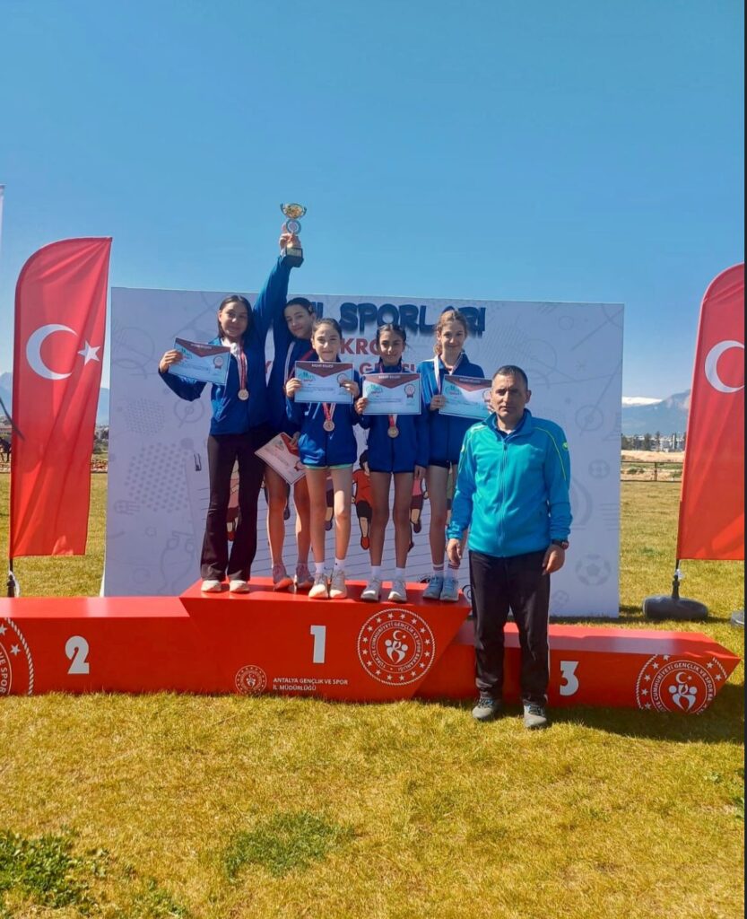 Isparta'nın Yıldız Kızları Türkiye Üçüncüsü Oldu 1 8