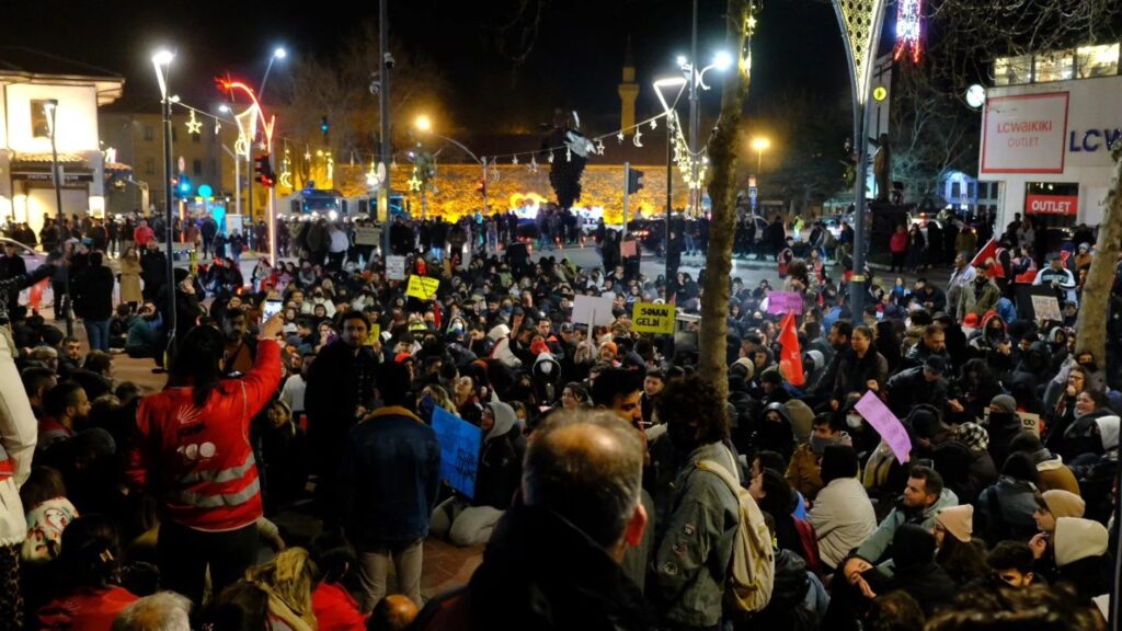Hikmet Yalım Halıcı: Isparta, Demokrasiyi çiğneyenlere karşı omuz omuzaydı! 12 1
