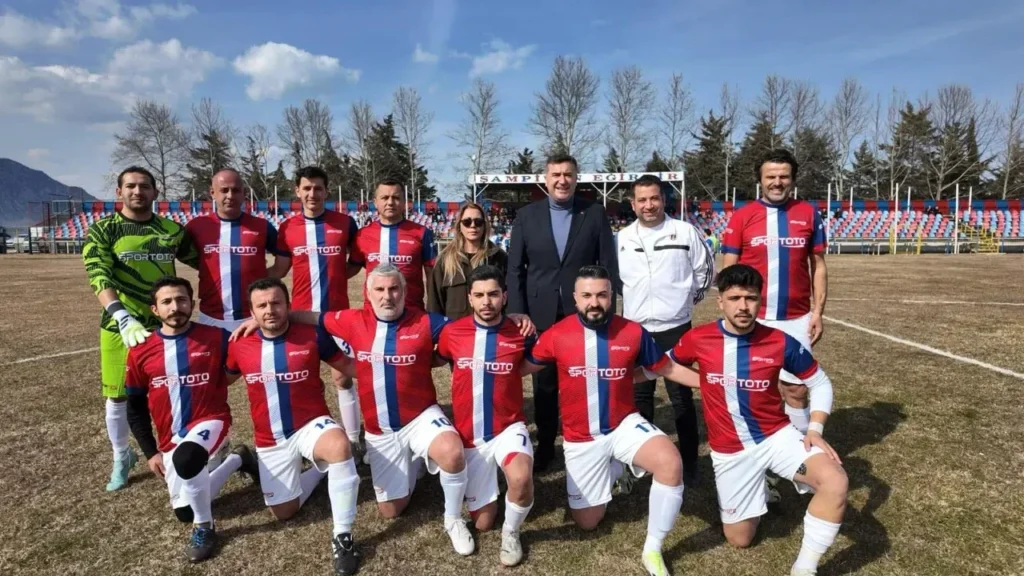 Emir Karaca Unutulmadı! Isparta Emir Karaca 2. Amatör Futbol Ligi Başladı: Eğirdir Belediye Spor Galip Geldi 2 2