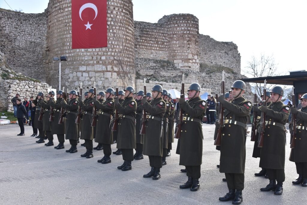 Eğirdir’de Gazi Mustafa Kemal Atatürk’ün Eğirdir’e Gelişinin 95. Yılı Coşkuyla Kutlandı 2 4