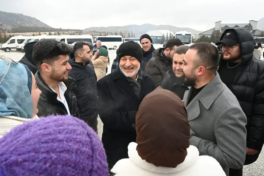 Başkan Başdeğirmen, ÜNİAK Davraz Fest’te Gençlerle Bir Araya Geldi 3 1