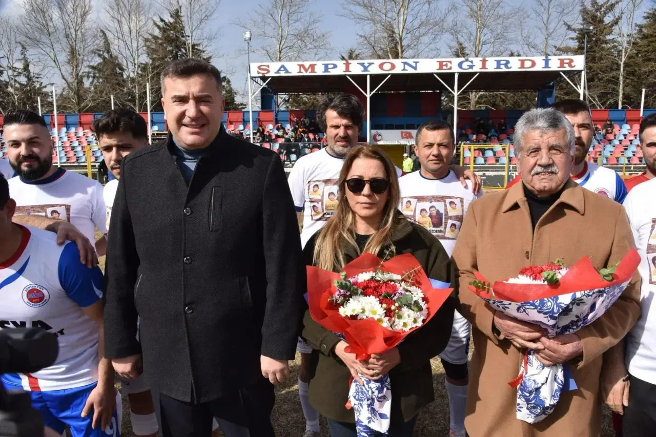 Isparta’da Okullar Arası Halk Oyunları İl Birinciliği Yarışmaları Büyük Bir Coşkuyla Yapıldı 3 2