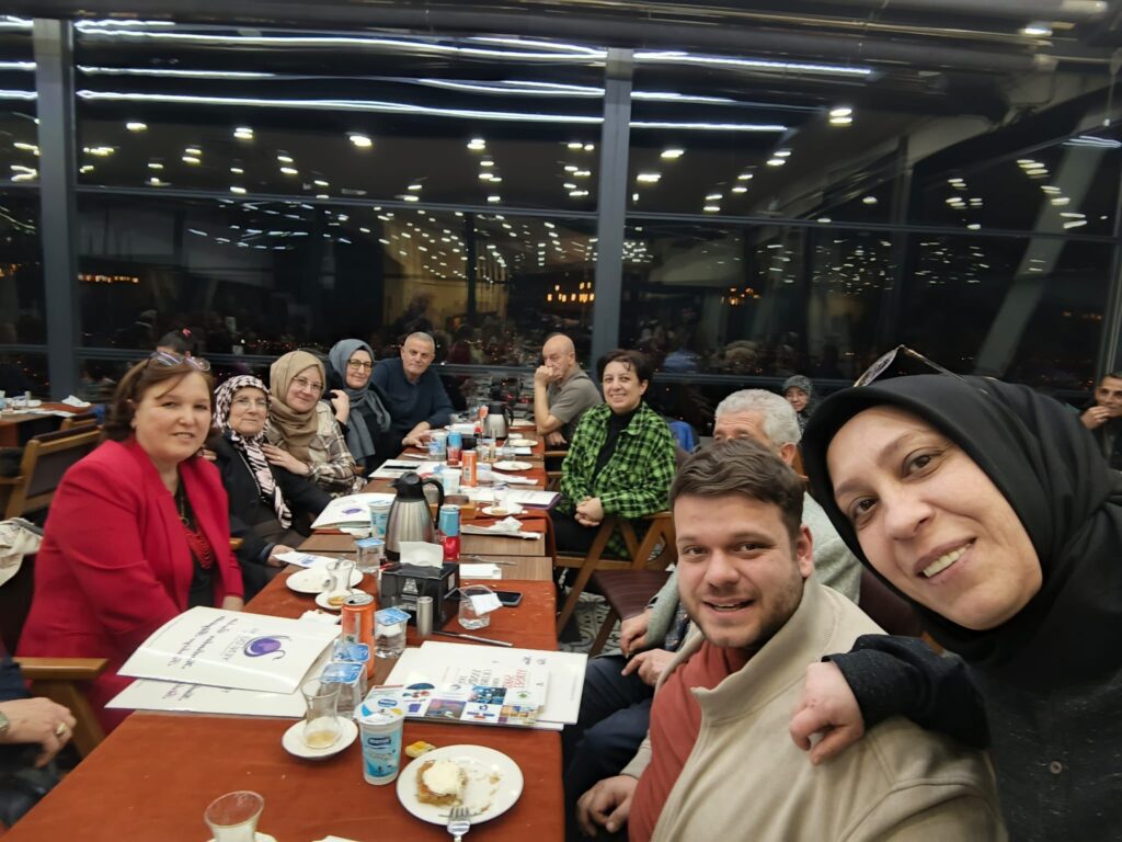 Nejdet Külünk ve Kızı Havva Firdevs Külünk Isparta’da STK Temsilcileri ile İftarda Bir Araya Geldi 4 15