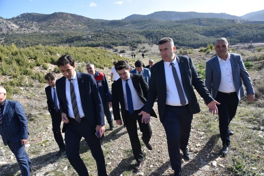 Isparta'nın Eğirdir İlçesinde Sahipsiz Sokak Hayvanları İçin Önemli Toplantı Gerçekleşti 4 7