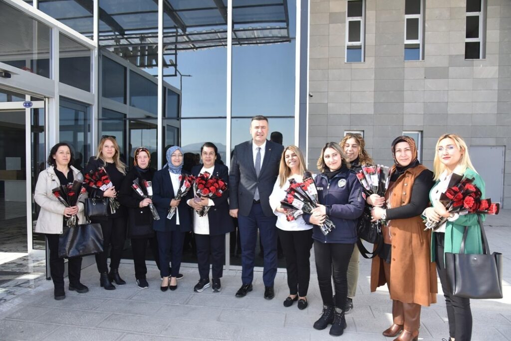 Eğirdir Belediye Başkanı Mustafa Özer’den 14 Mart Tıp Bayramı Mesajı 4 8