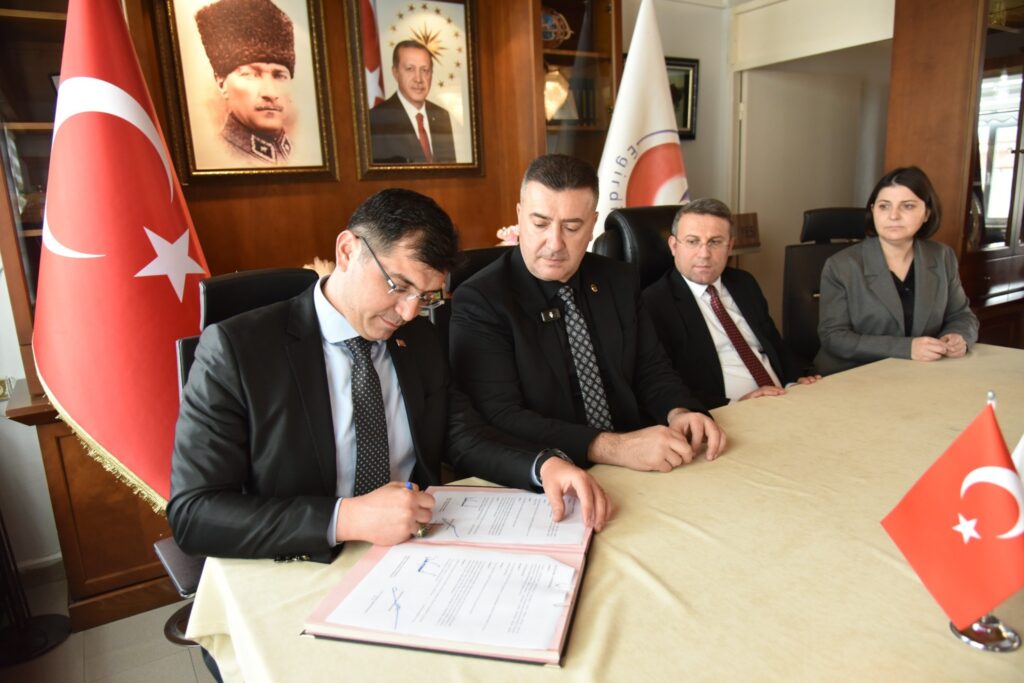 Eğirdir’de “Evden Biri” Projesi İçin Protokol Yenilendi 5 10