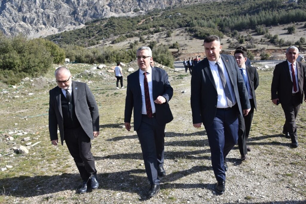 Isparta'nın Eğirdir İlçesinde Sahipsiz Sokak Hayvanları İçin Önemli Toplantı Gerçekleşti 5 4