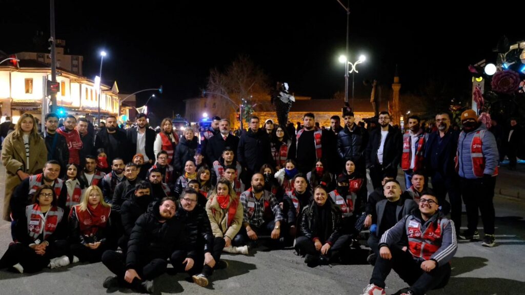 Hikmet Yalım Halıcı: Isparta, Demokrasiyi çiğneyenlere karşı omuz omuzaydı! 6 5