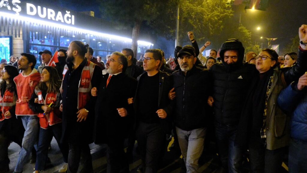 Hikmet Yalım Halıcı: Isparta, Demokrasiyi çiğneyenlere karşı omuz omuzaydı! 7 5