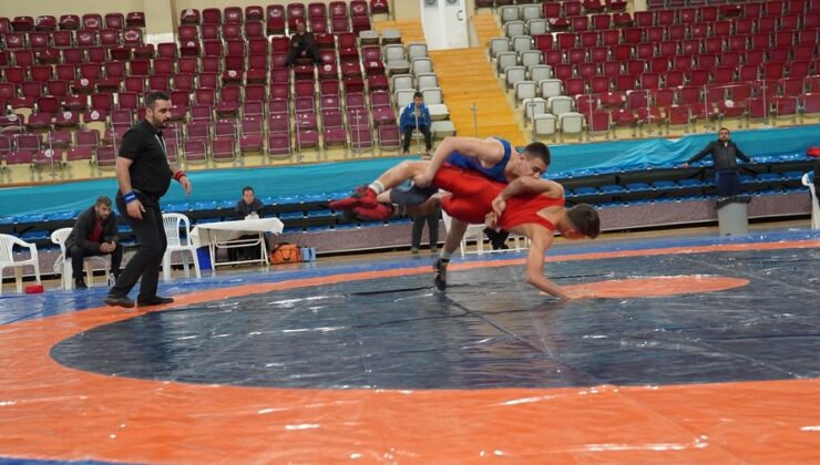 2024-2025 Okul Sporları Yıldız Erkekler Serbest Stil Güreş Grup Müsabakaları Sona Erdi