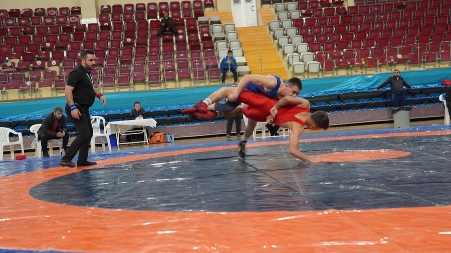 2024-2025 Okul Sporları Yıldız Erkekler Serbest Stil Güreş Grup Müsabakaları Sona Erdi 8