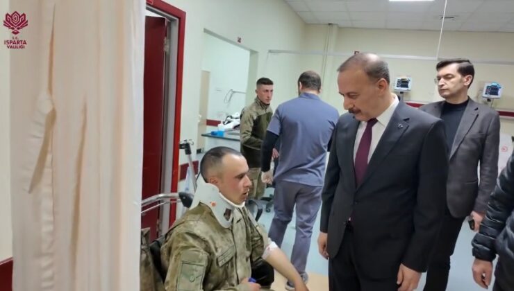Vali Abdullah Erin, Yaralı Askerleri Hastanede Ziyaret Etti