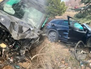 Şarkikaraağaç Belediye Başkanı Ali Göçer Trafik Kazası Geçirdi